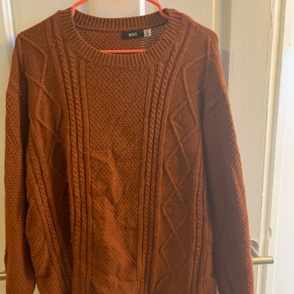 Orange/rusty knitted sweater